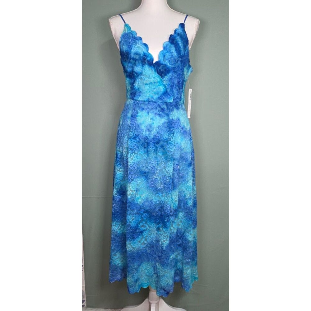 EVERLEIGH Blue Turquoise Scalloped Lace V-Neck Maxi Dress Size: M